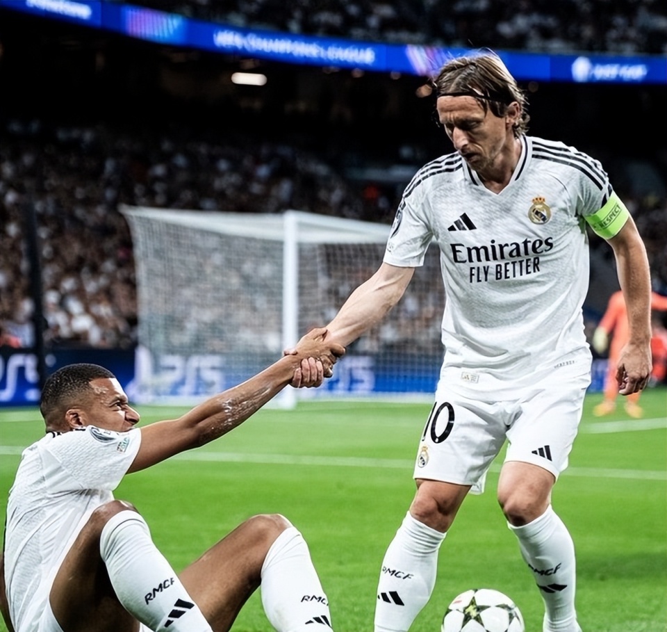 霍姆格伦15+15+4亚历山大30分，雷霆131-94大胜勇士